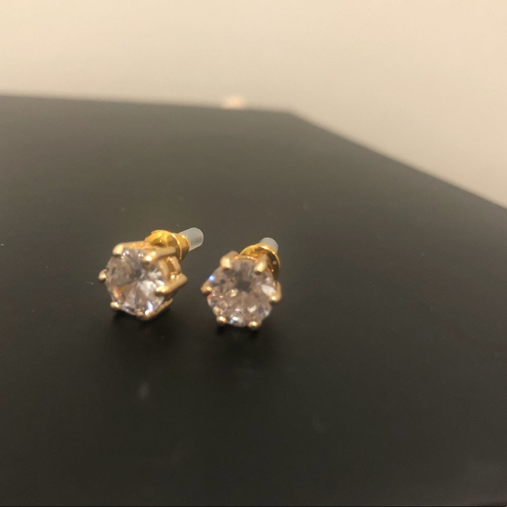 Beautiful GUESS GOLD-TONE CROSS STUD EARRINGS SET